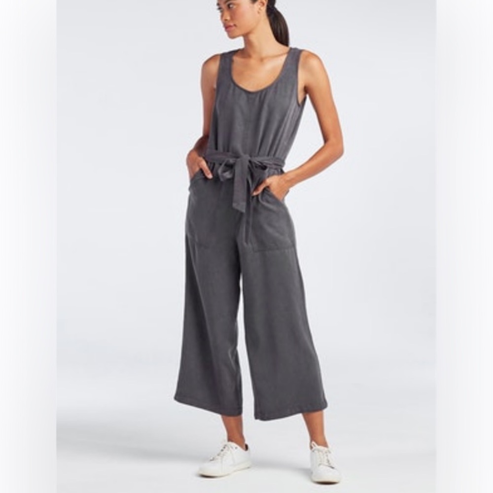 Wide leg jumpers